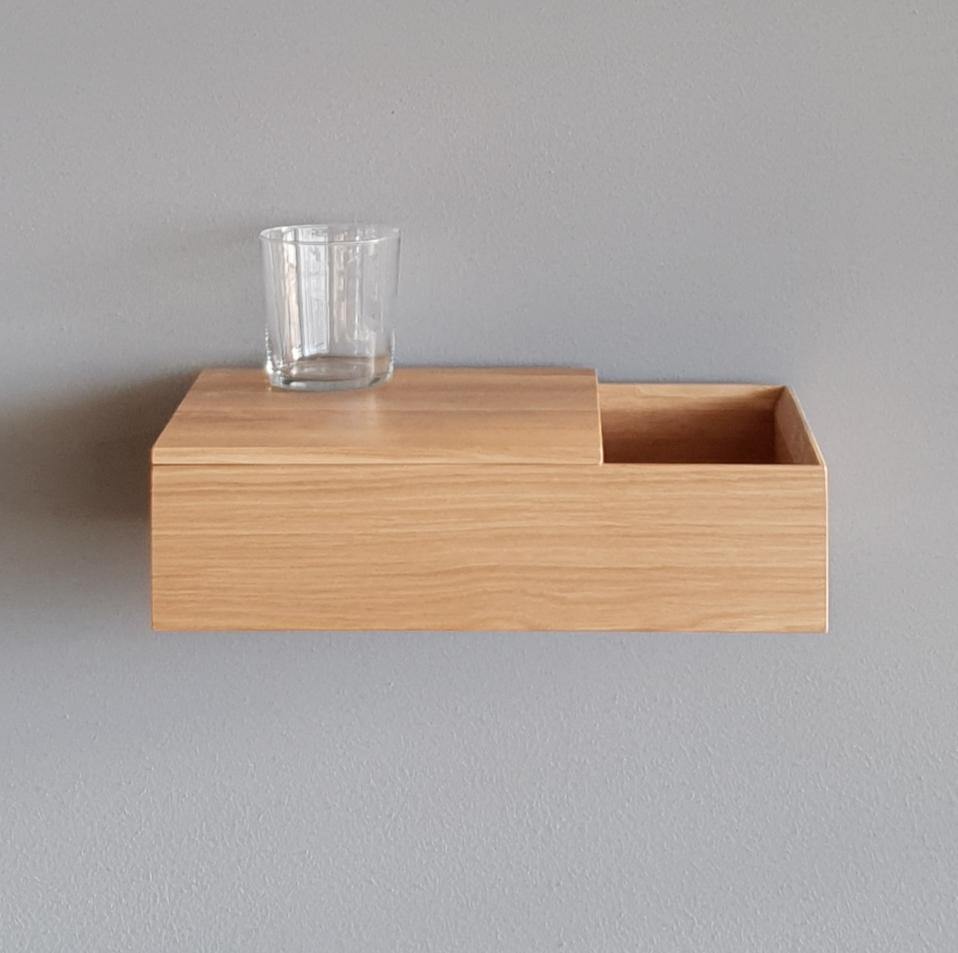 schwebender Nachttisch aus Eiche - MBK12  stilvolle Designermöbel aus Massivholz