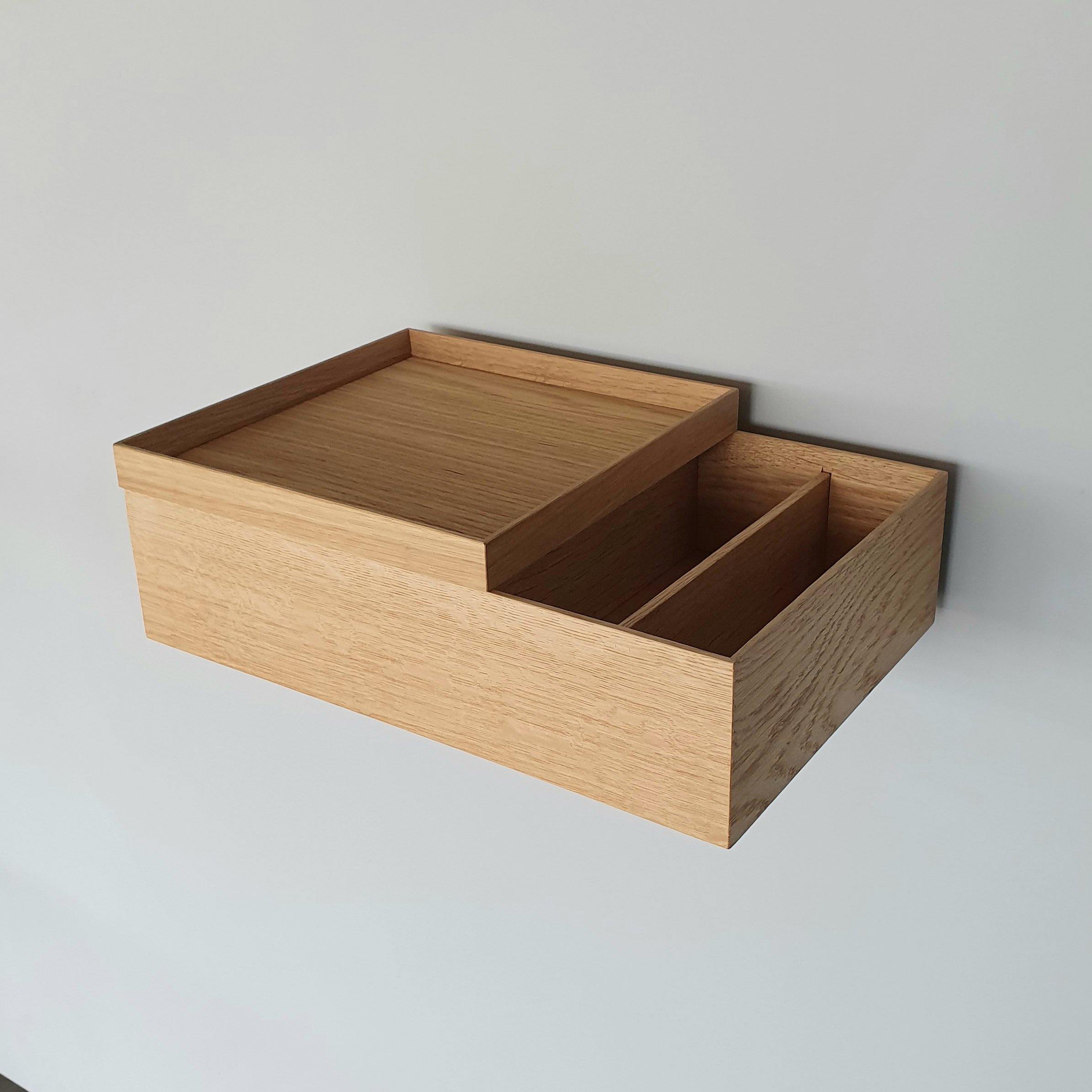 Nachttisch schwebend natur 36cm mit einem Tablett – MBK12