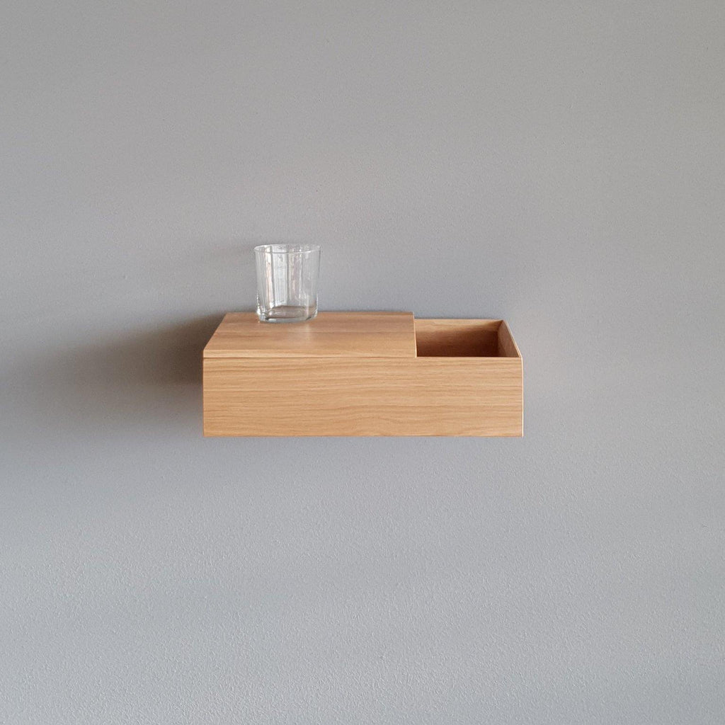 schwebender Nachttisch aus Eiche - MBK12  stilvolle Designermöbel aus Massivholz