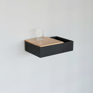 schwebender Nachttisch aus schwarzer Eiche, Nachttisch, MBK12 stilvolle Designermöbel aus Massivholz
