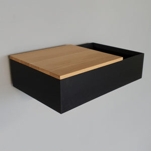 schwebender Nachttisch aus schwarzer Eiche - MBK12  stilvolle Designermöbel aus Massivholz