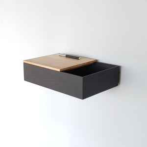 schwebender Nachttisch aus schwarzer Eiche - MBK12  stilvolle Designermöbel aus Massivholz