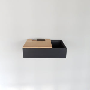 schwebender Nachttisch aus schwarzer Eiche - MBK12  stilvolle Designermöbel aus Massivholz