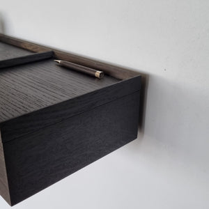 Wandkonsole massive Eiche schwarz 60cm zwei Tabletts schwarz stilvolle Designermöbel aus Massivholz