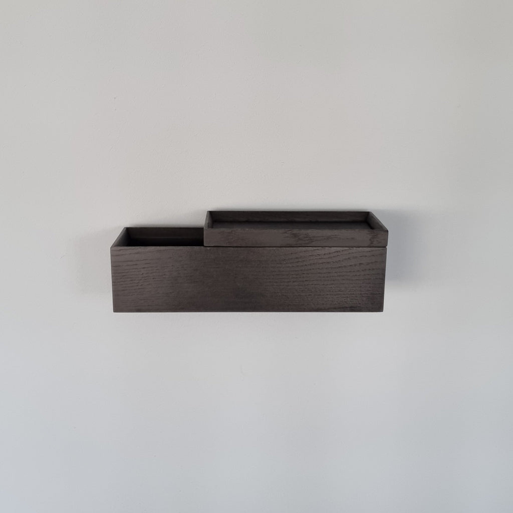 schmale Wandkonsole massive Eiche schwarz 36cm zwei Tabletts stilvolle Designermöbel aus Massivholz