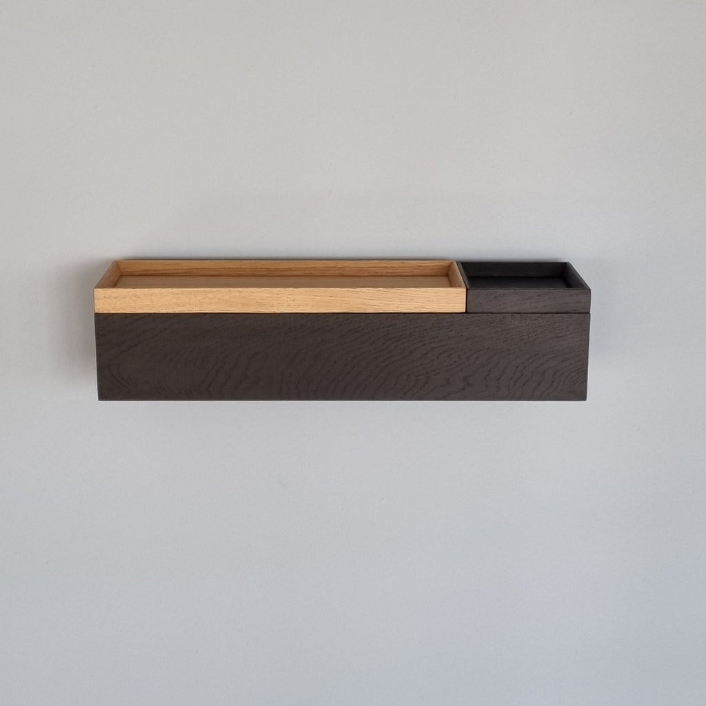 schmale Wandkonsole massive Eiche schwarz 48cm zwei Tabletts stilvolle Designermöbel aus Massivholz