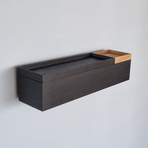 schmale Wandkonsole massive Eiche schwarz 48cm zwei Tabletts stilvolle Designermöbel aus Massivholz