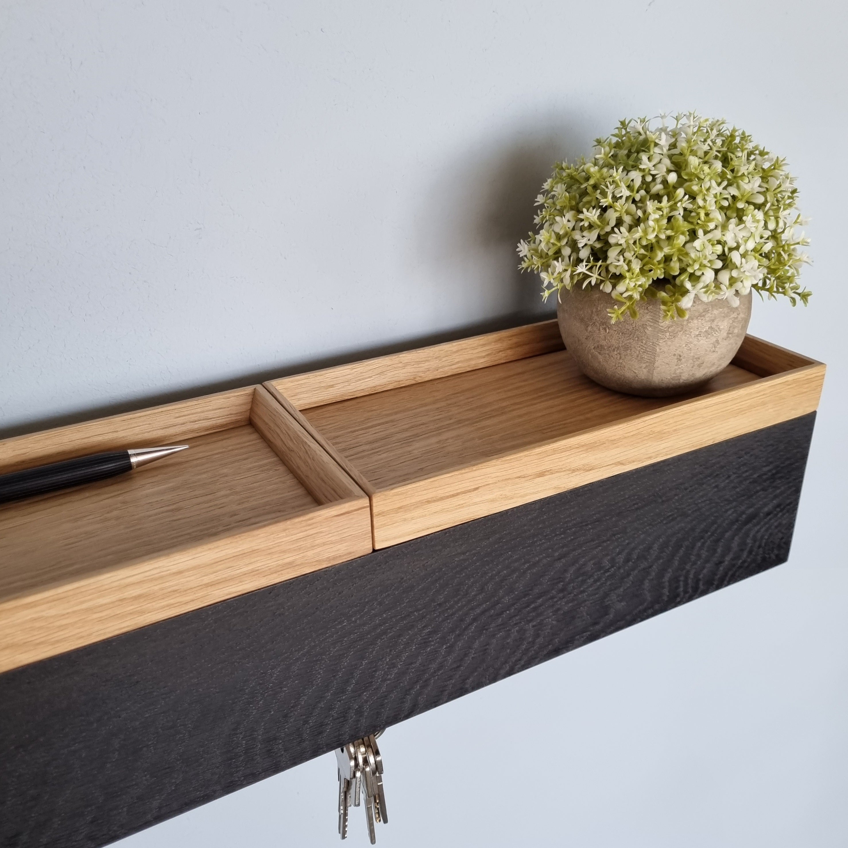 schmale Wandkonsole schwarz 48cm zwei Tabletts natur MBK12 – MBK12