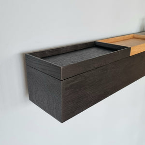 schmale Wandkonsole massive Eiche schwarz 72cm drei Tabletts stilvolle Designermöbel aus Massivholz